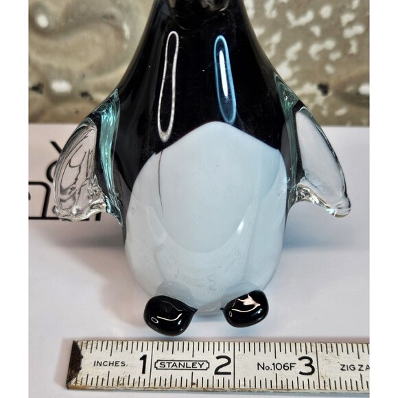 NIB Objets D'Art Solid Hand Blown Colored Glass Penguin Figurine 5" - Picture 9 of 10